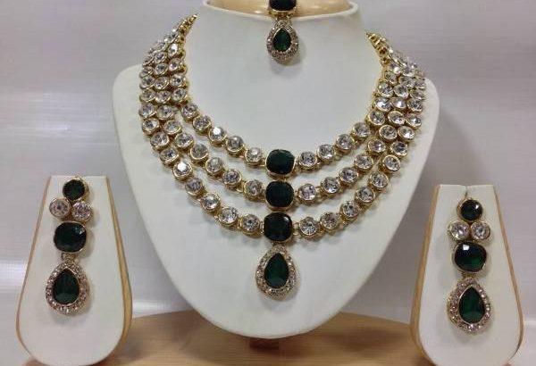 Lowest Price on Green Jewellery Online